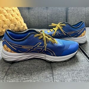 Men’s ASICS Gel Excite Trail Cross-trainers, size 9.5